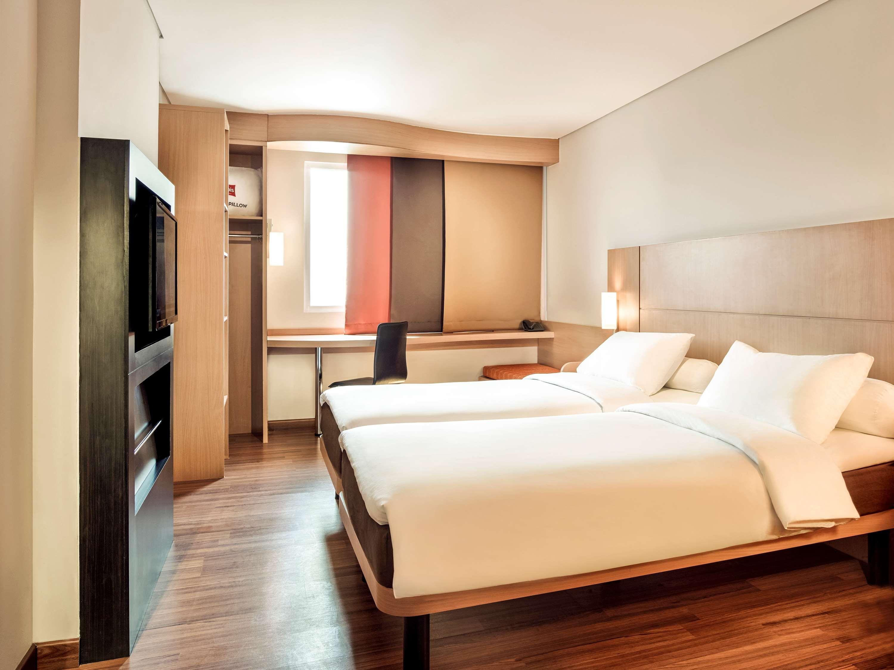 Ibis Gading Serpong Εξωτερικό φωτογραφία