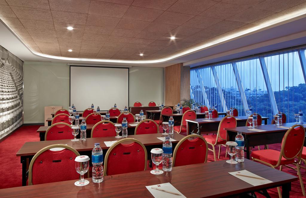 Ibis Gading Serpong Εξωτερικό φωτογραφία